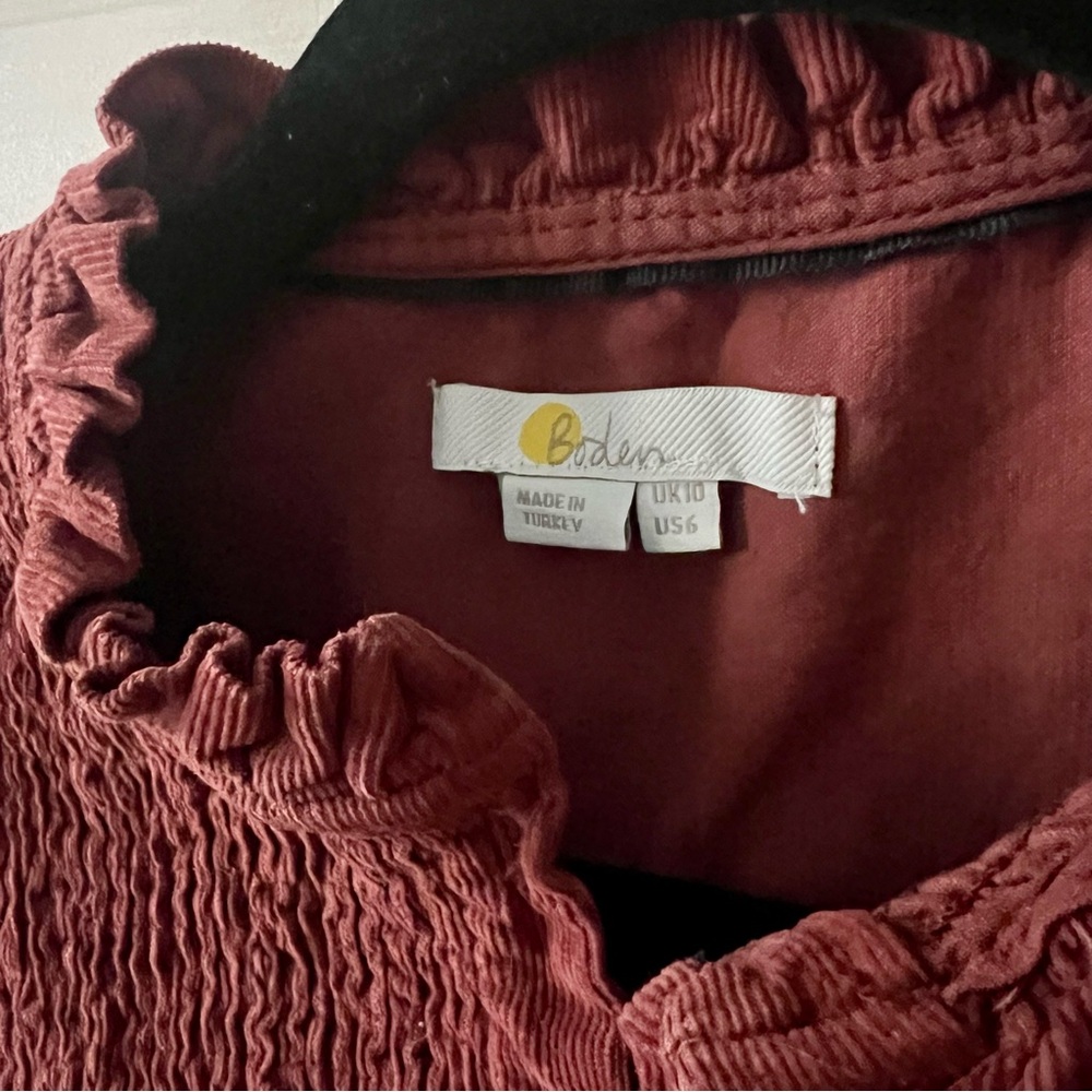 Boden Smocked High Neck Shirt in
Red Oak Corduroy, Size 6 - Picture 9 of 15